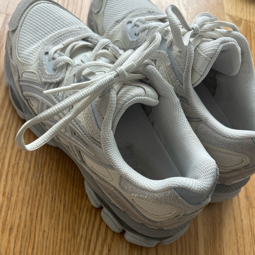 ASICS Gel-NYC trainers in cream, size 7.5 - just didn’t wear them enough